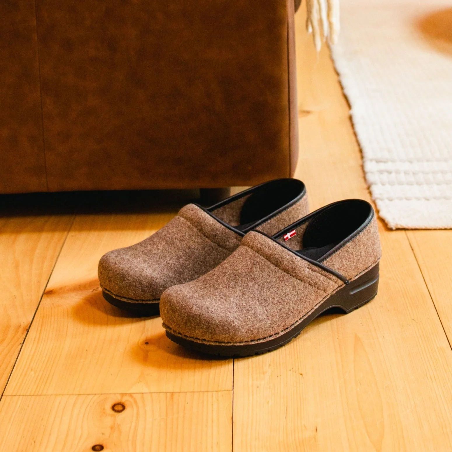 Ava Women's Vegan Clog in Stone - Image 3