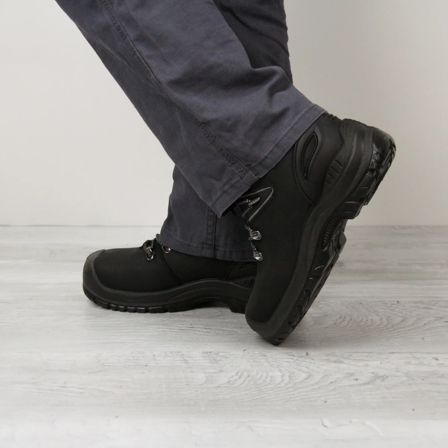 Colorado Unisex Safety Boot in Black - Image 4
