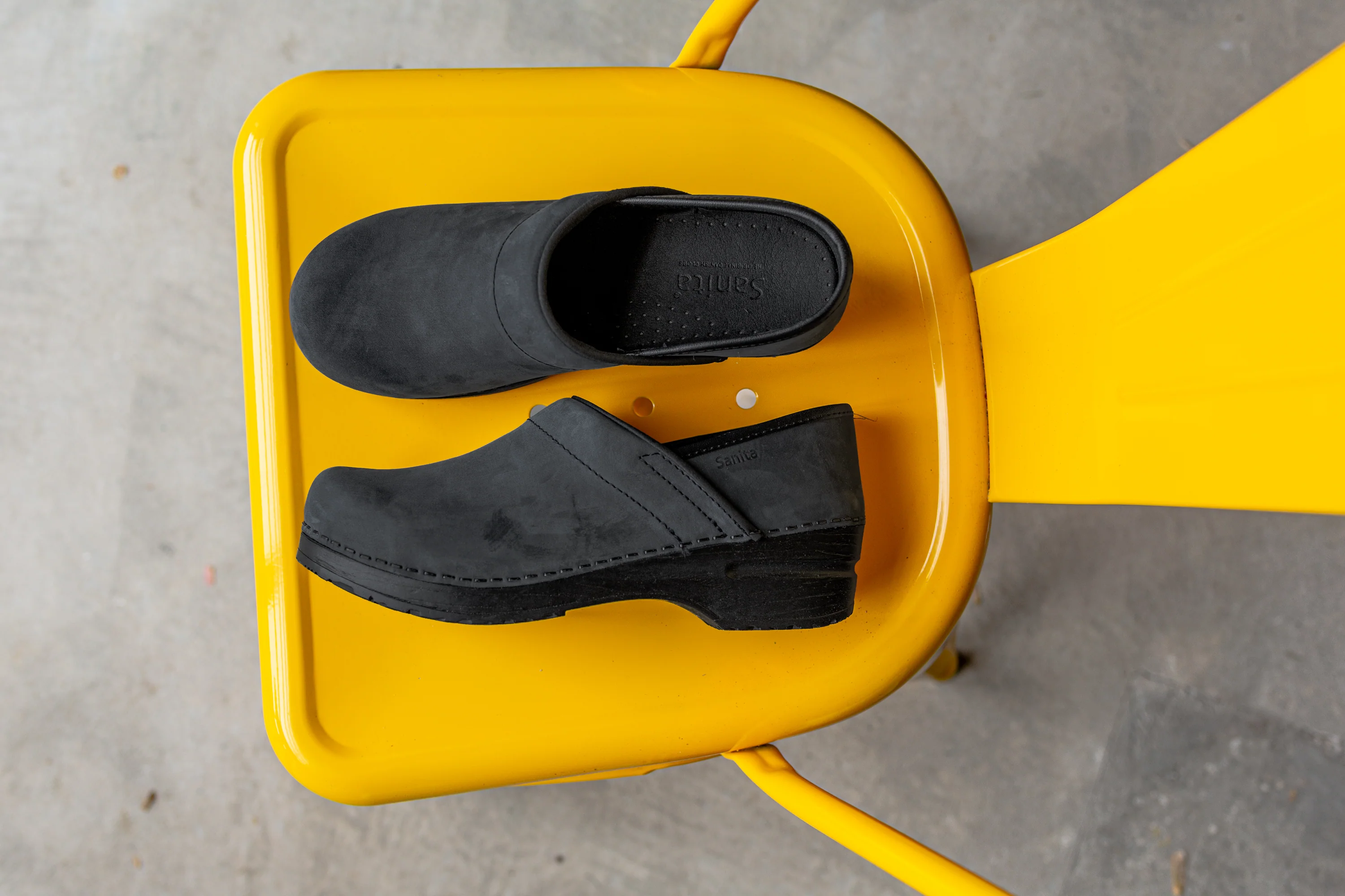 Pro. Oiled Leather Men's Clog in Black - Image 3