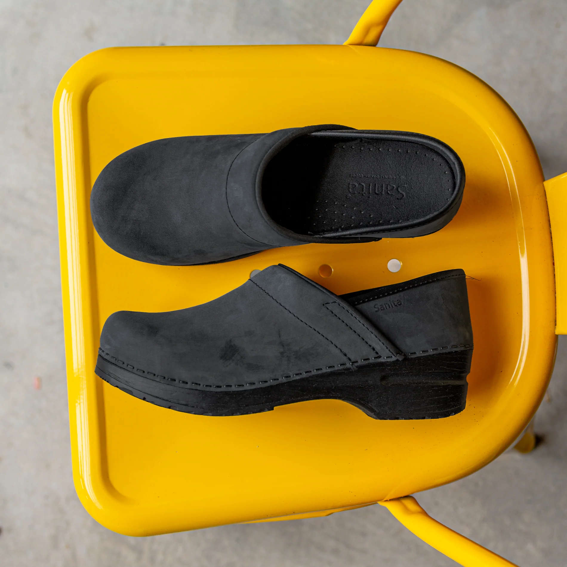 Pro. Oiled Leather Women's Clog in Black - Image 3