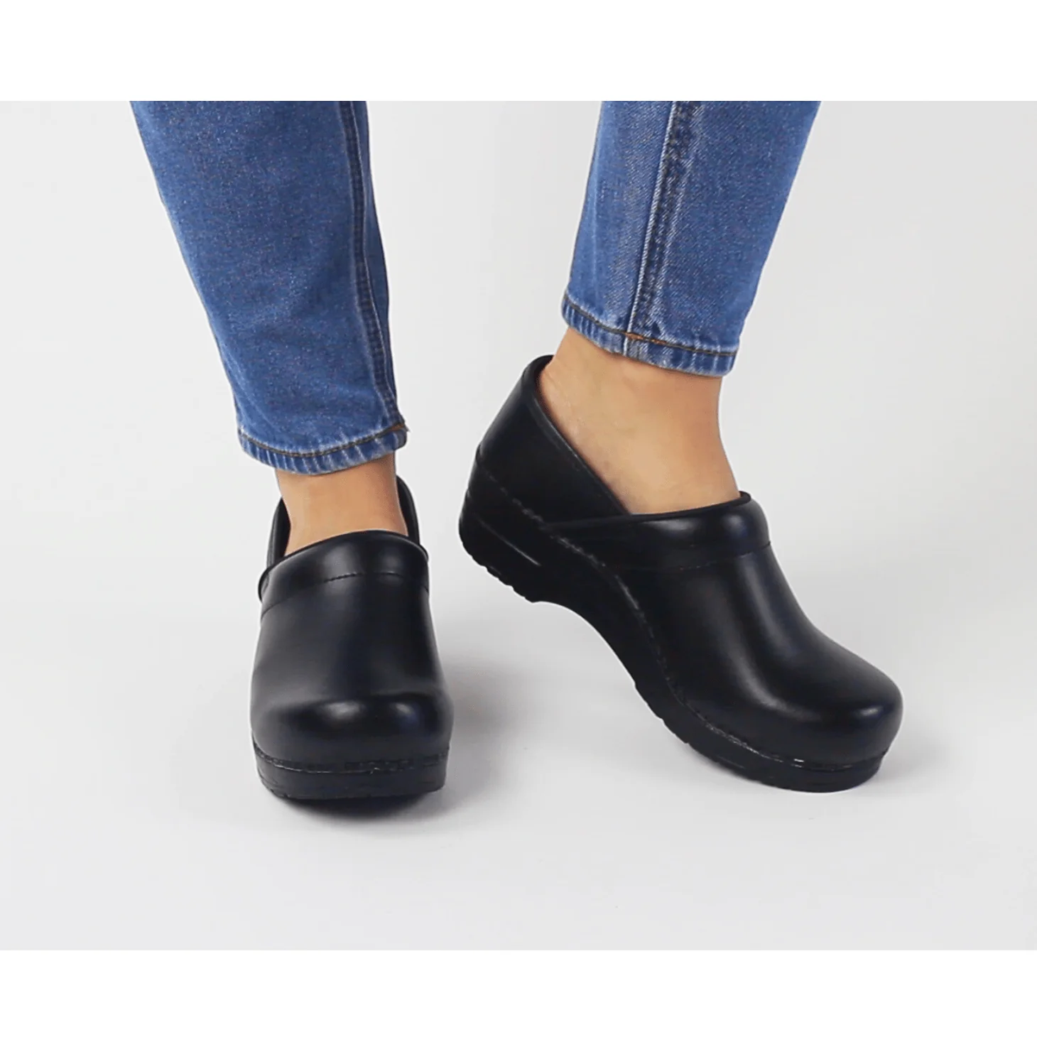 Pro. PU Women's Clog in Black - Image 4