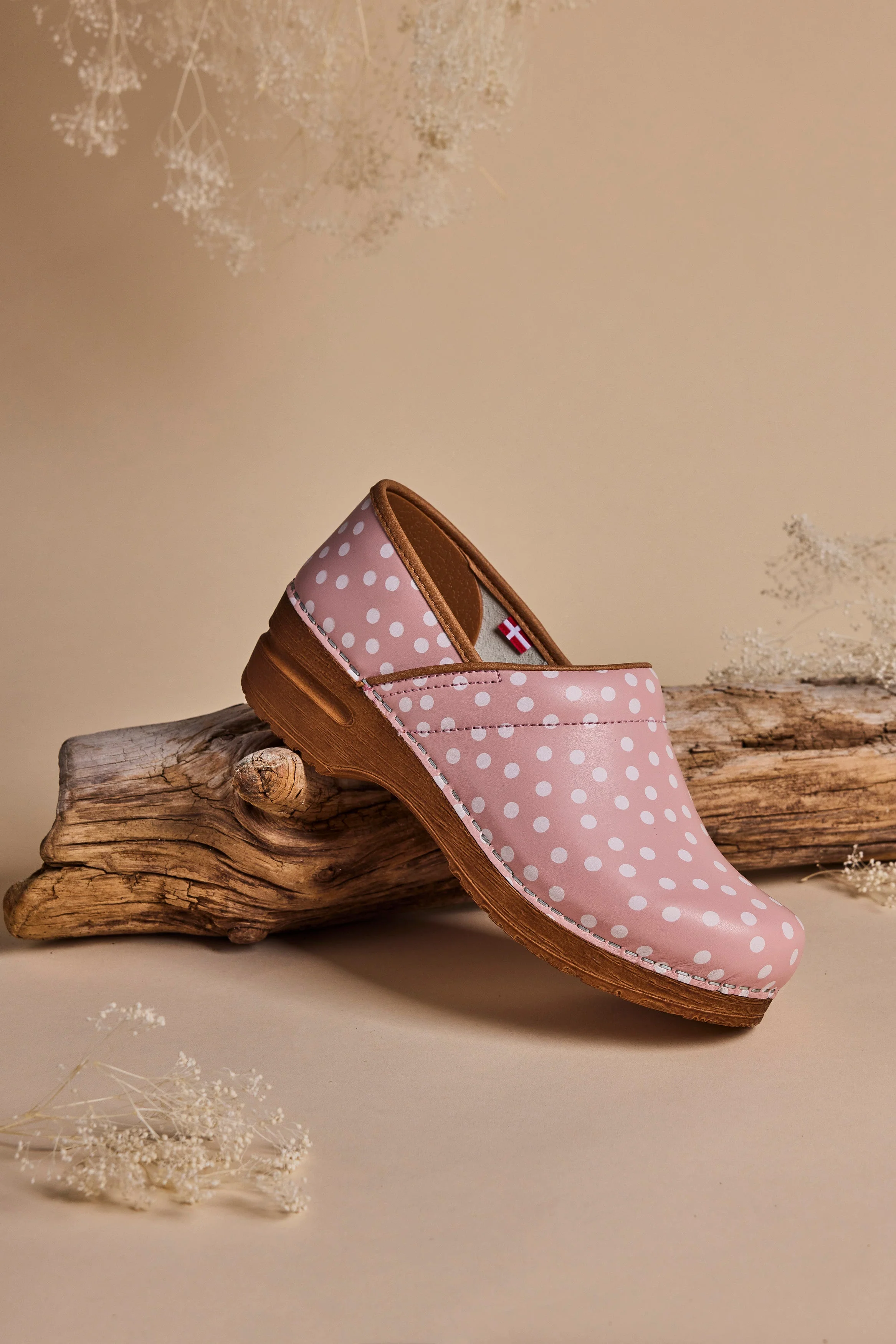 Roxbury Women's Clog in Rose - Image 4