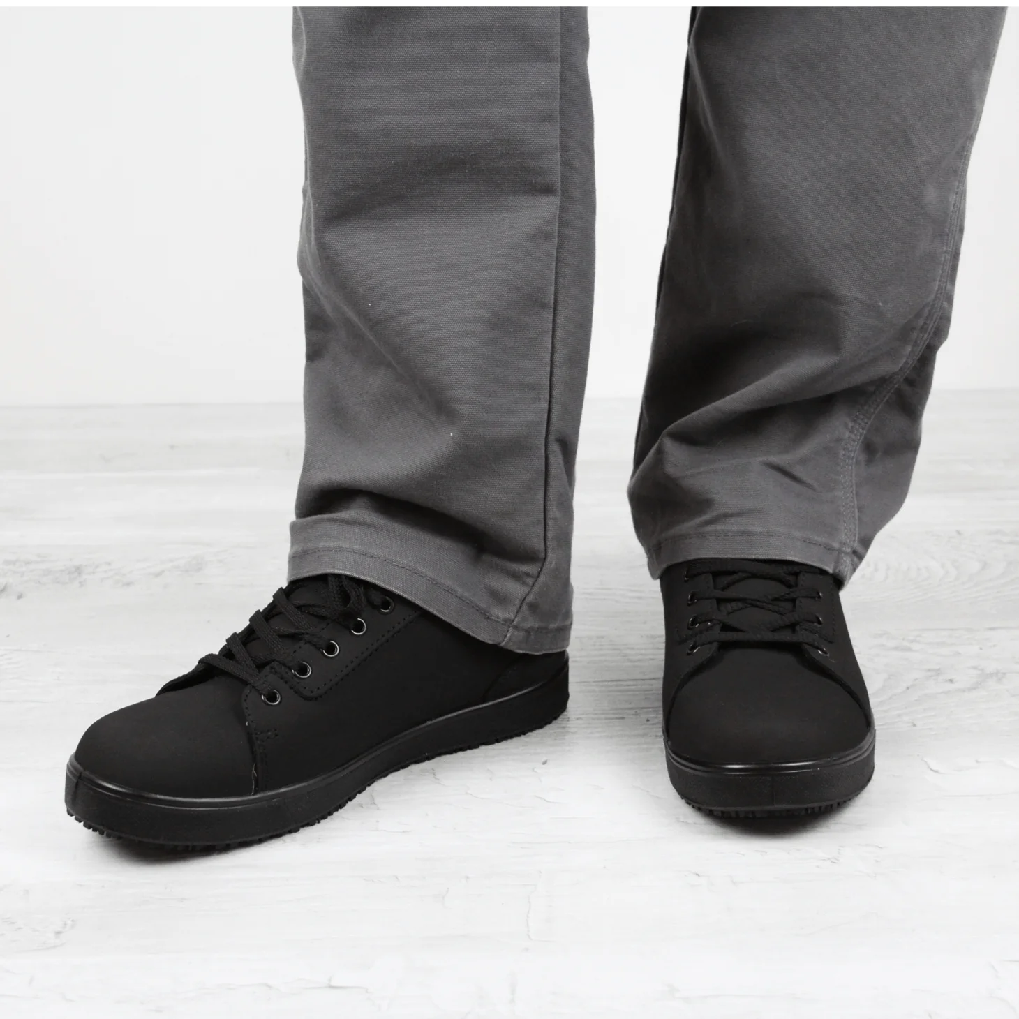 Umami S2 Unisex Sneaker in Black - Image 3